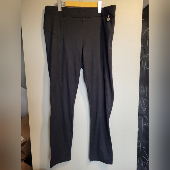 Tommy Hilfiger Black Pull Up Pants, Size Large (32) - Picture 2 of 6